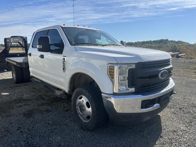 Image of Ford F-350 equipment image 1