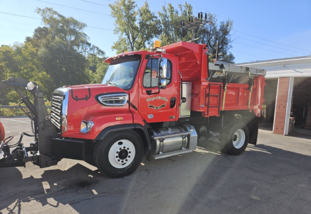 Image of Freightliner 108SD equipment image 1