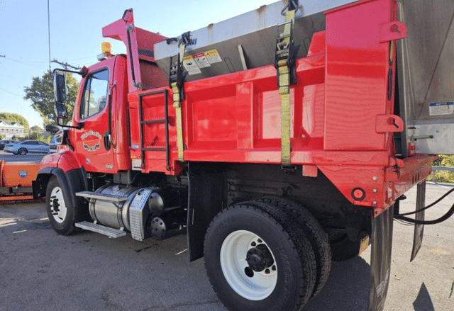 Image of Freightliner 108SD equipment image 2