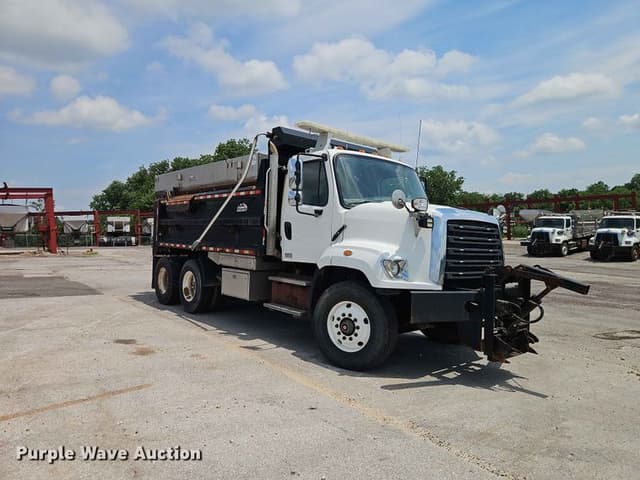 Image of Freightliner 108SD equipment image 2