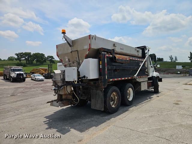 Image of Freightliner 108SD equipment image 4