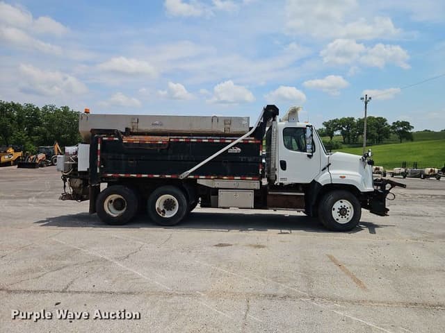 Image of Freightliner 108SD equipment image 3