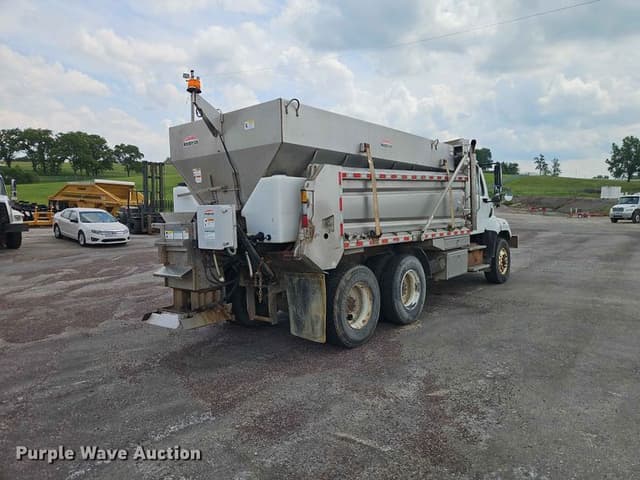 Image of Freightliner 108SD equipment image 4
