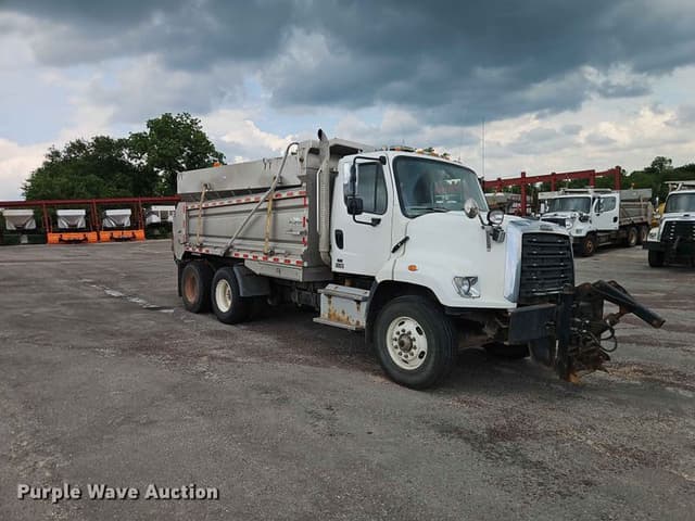 Image of Freightliner 108SD equipment image 2