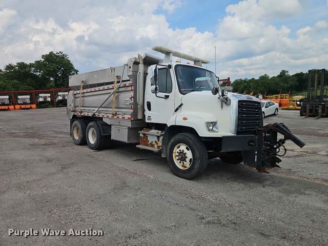 Image of Freightliner 108SD equipment image 2