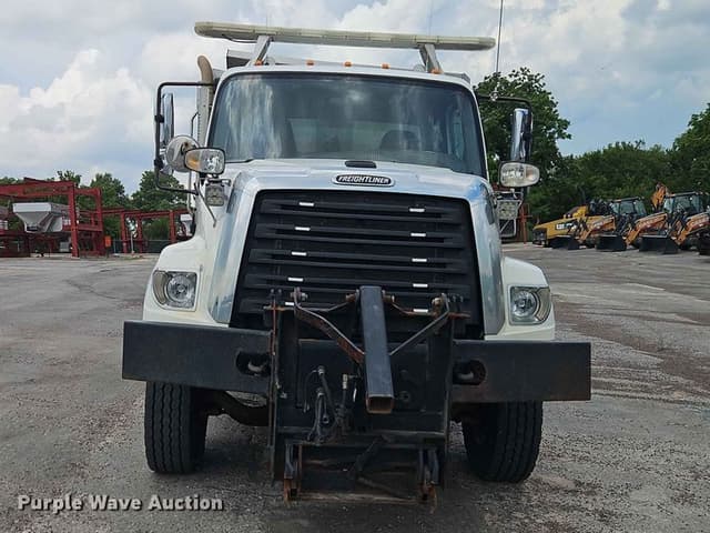 Image of Freightliner 108SD equipment image 1