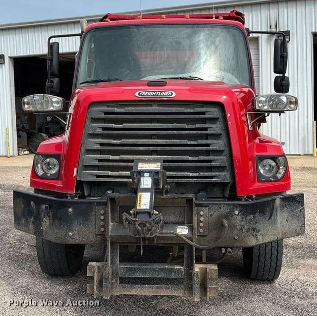 Image of Freightliner 108SD equipment image 1