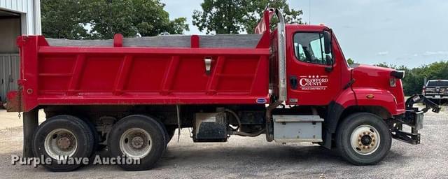 Image of Freightliner 108SD equipment image 3