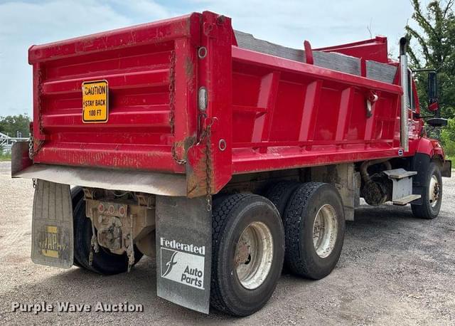 Image of Freightliner 108SD equipment image 4