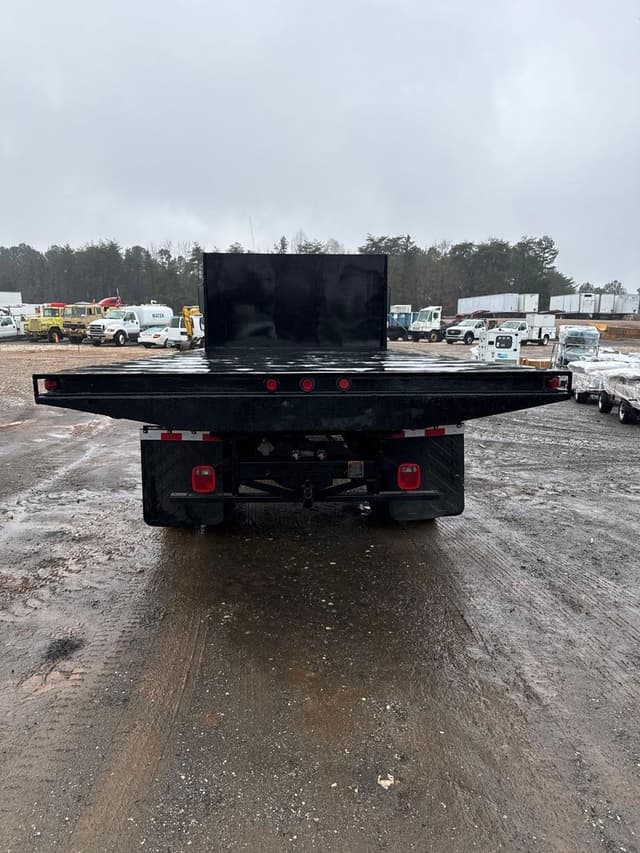 Image of Freightliner Business Class M2 106 equipment image 3