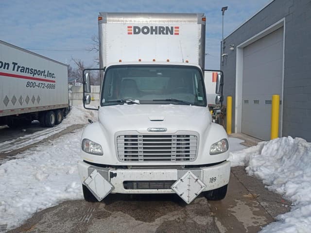 Image of Freightliner Business Class M2 106 equipment image 1