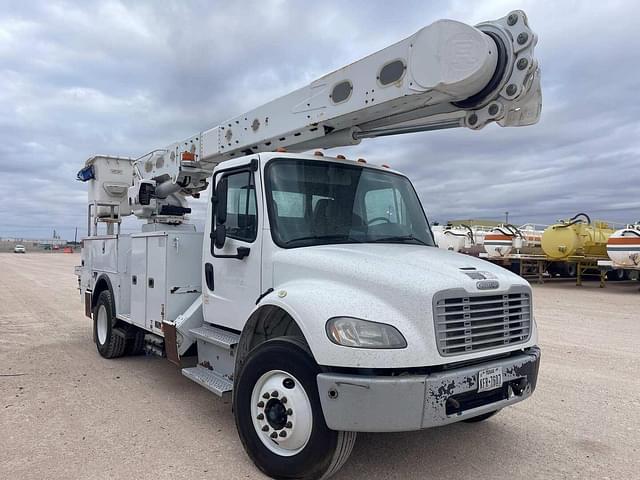 Image of Freightliner Business Class M2 106 equipment image 1