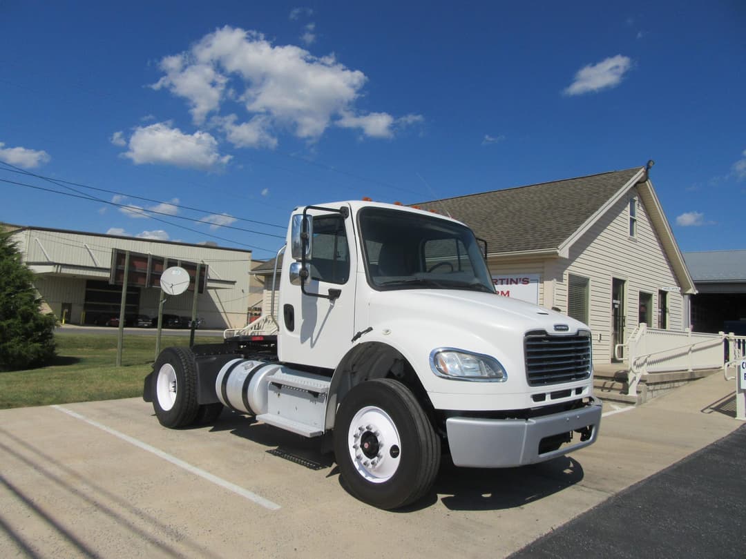 Image of Freightliner Business Class M2 106 Primary image