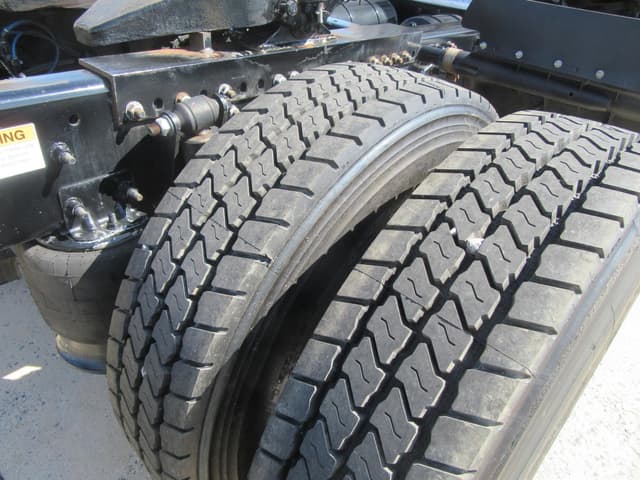 Image of Freightliner Business Class M2 106 equipment image 4