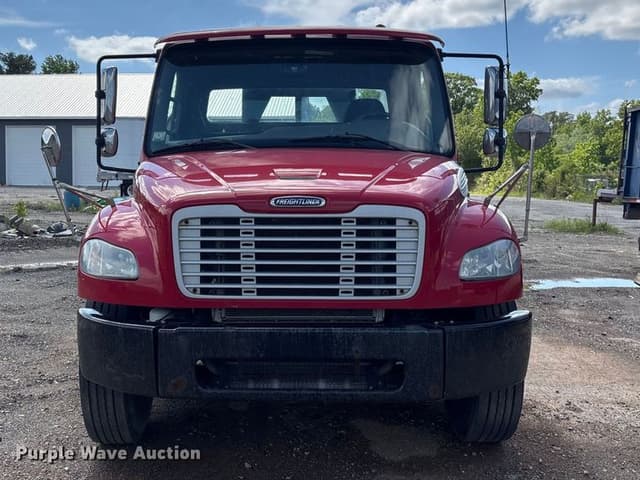 Image of Freightliner Business Class M2 equipment image 1