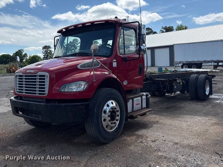 2018 Freightliner Business Class M2 Equipment Image0