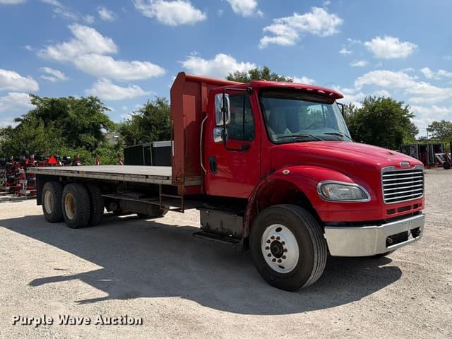 Image of Freightliner Business Class M2 equipment image 2
