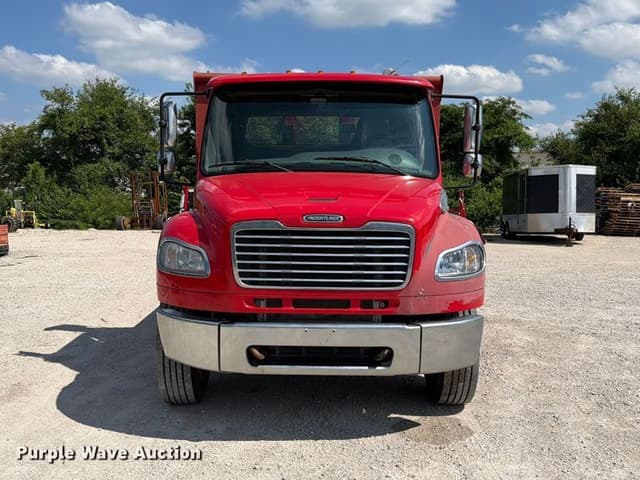 Image of Freightliner Business Class M2 equipment image 1
