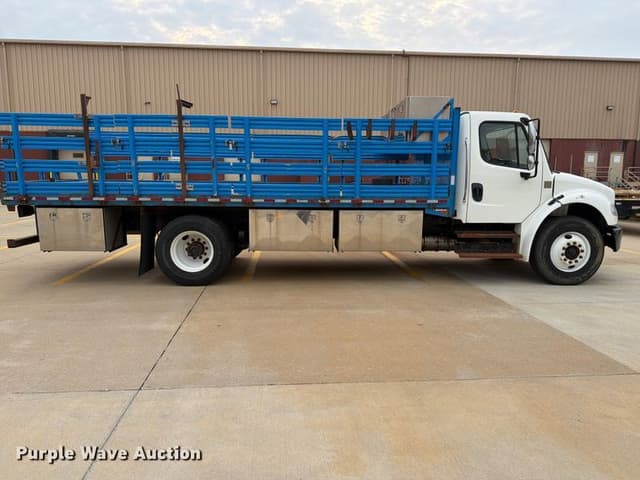 Image of Freightliner Business Class M2 equipment image 3
