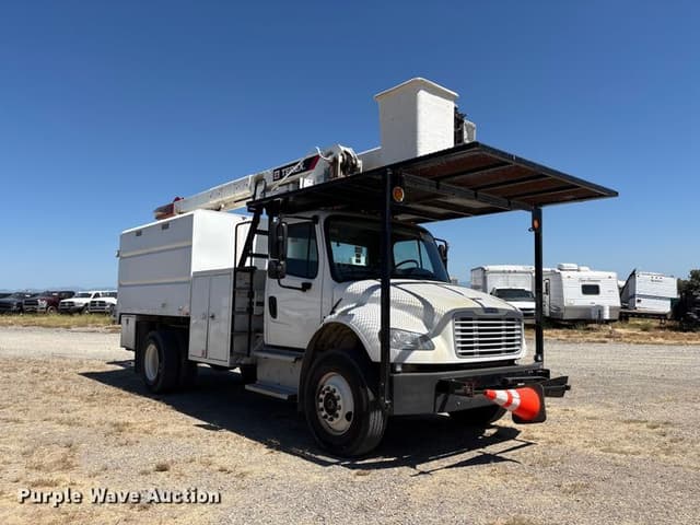 Image of Freightliner Business Class M2 equipment image 2