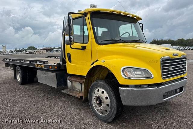 Image of Freightliner Business Class M2 equipment image 2