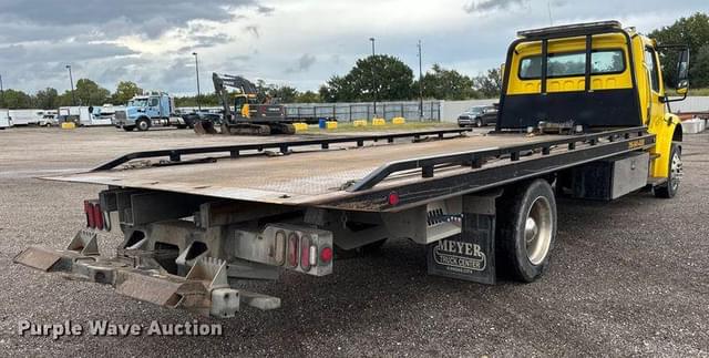 Image of Freightliner Business Class M2 equipment image 4