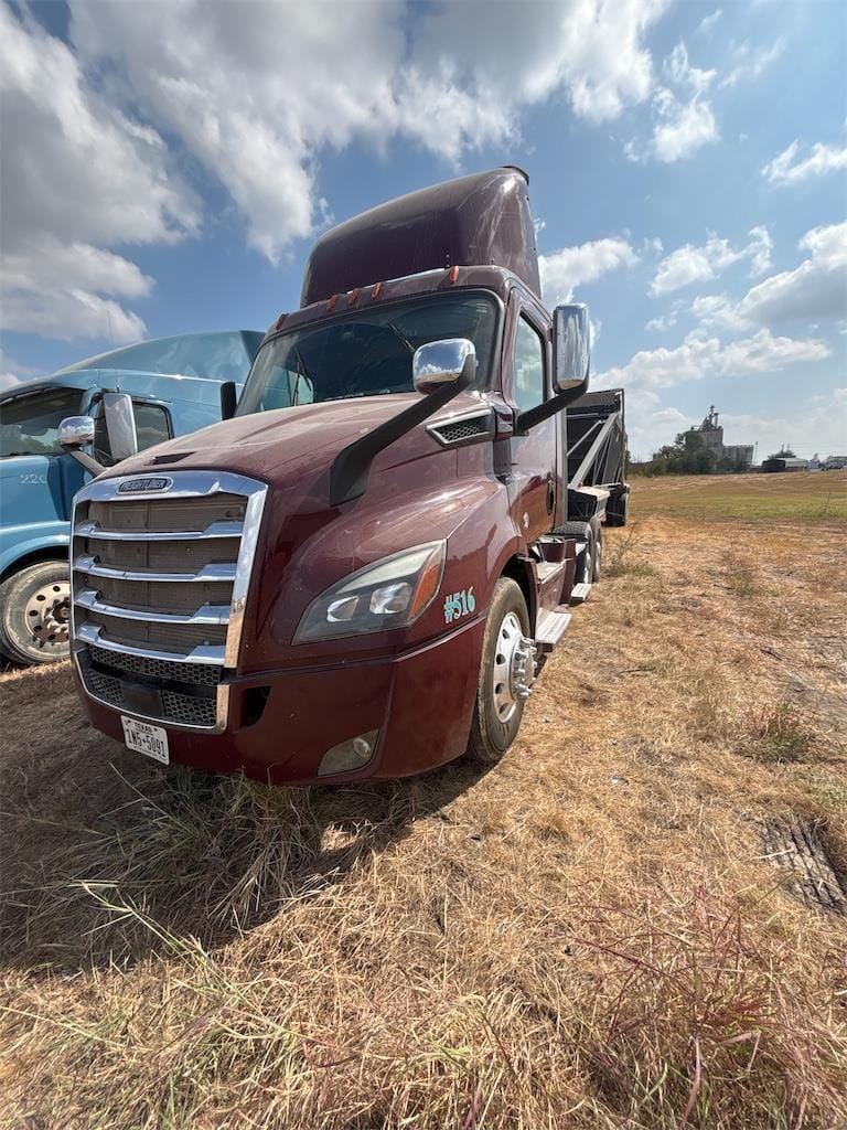 Main image Freightliner Cascadia 116