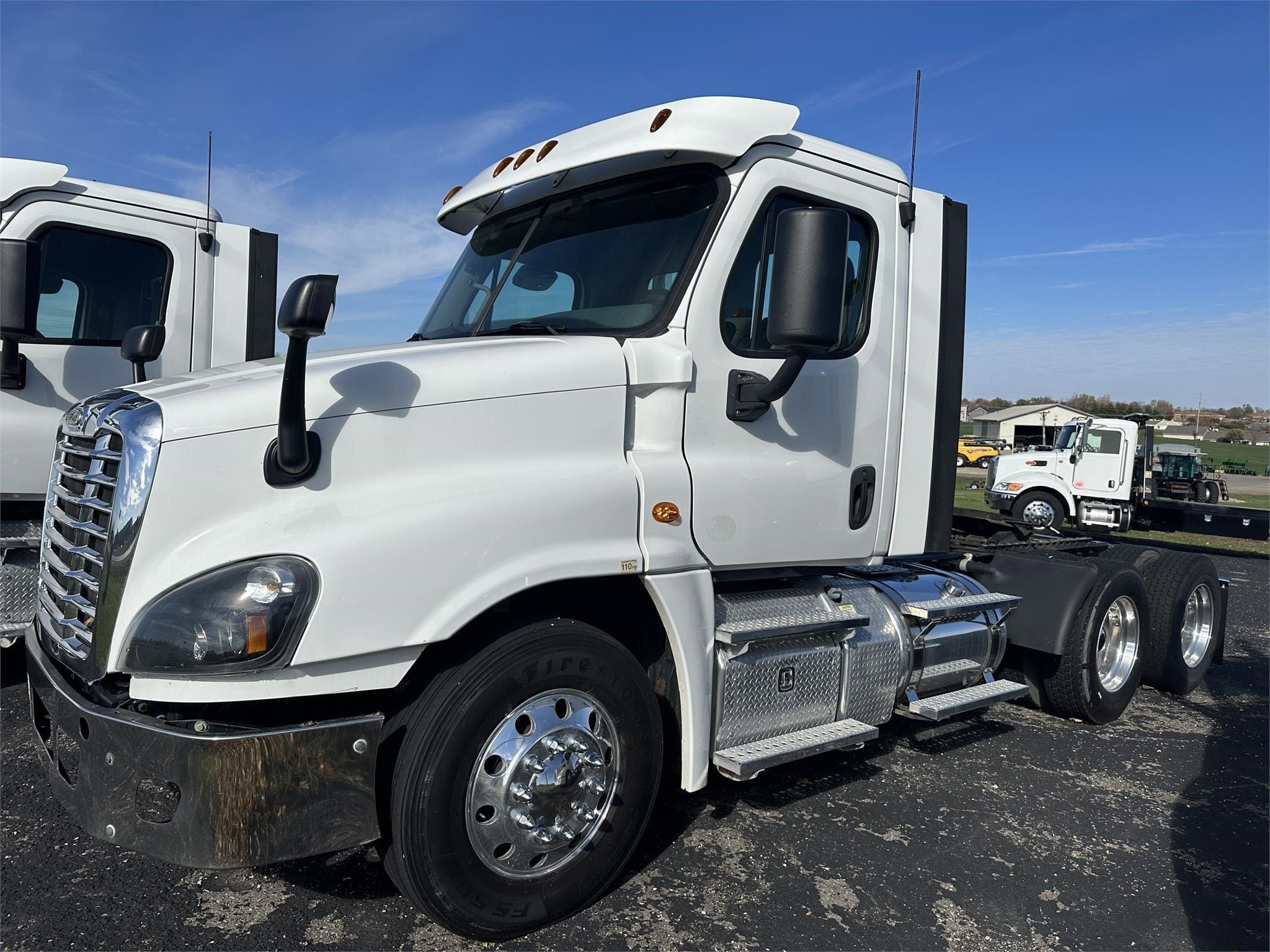 2018 Freightliner Cascadia 125 Equipment Image0