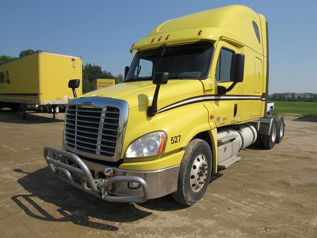 Image of Freightliner Cascadia 125 equipment image 1