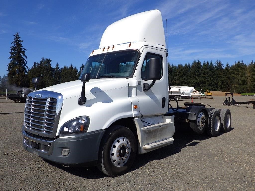 2018 Freightliner Cascadia 125 Equipment Image0