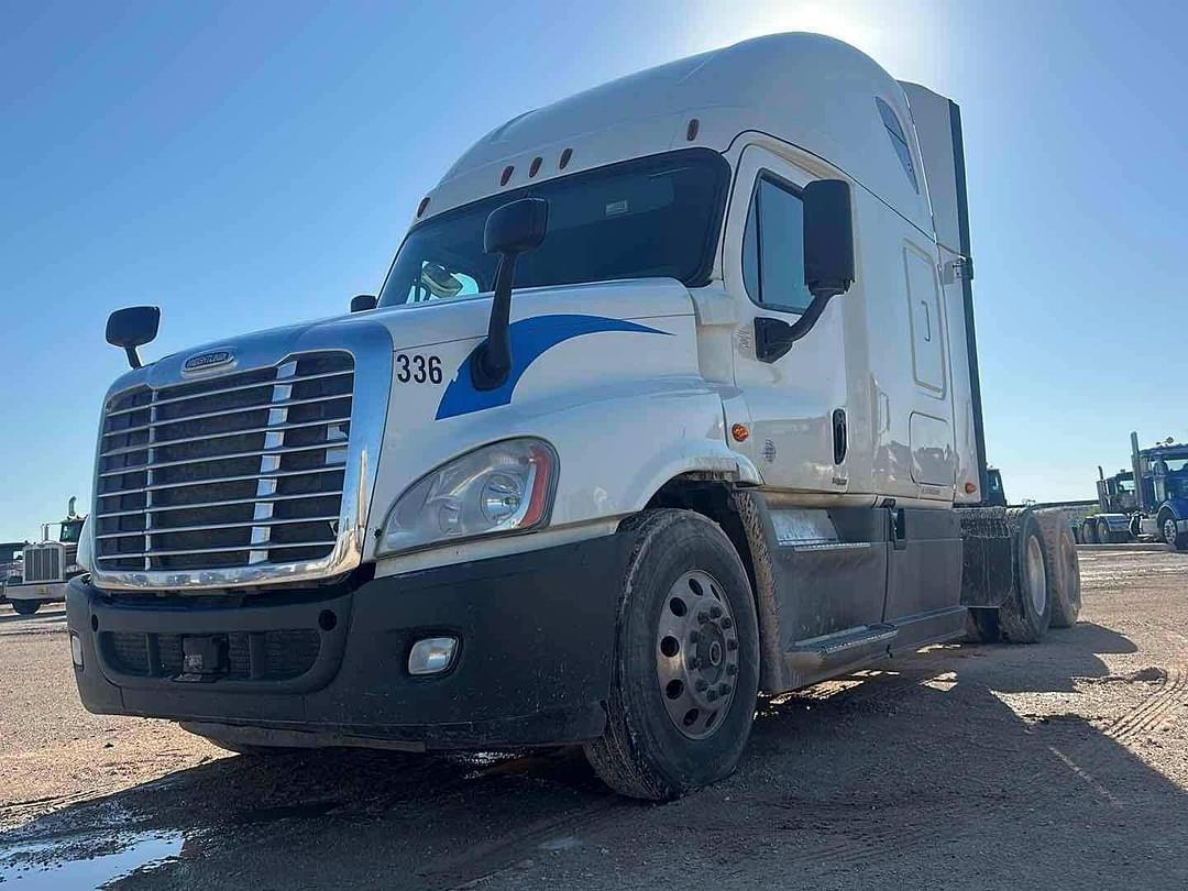 Image of Freightliner Cascadia 125 Primary image