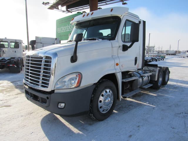 Image of Freightliner Cascadia 125 equipment image 1