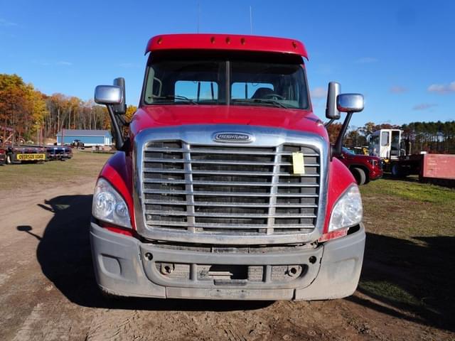 Image of Freightliner Cascadia 125 equipment image 1