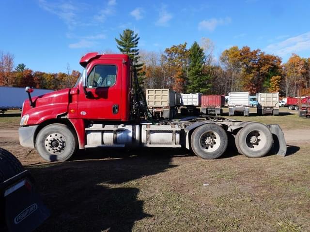 Image of Freightliner Cascadia 125 equipment image 2