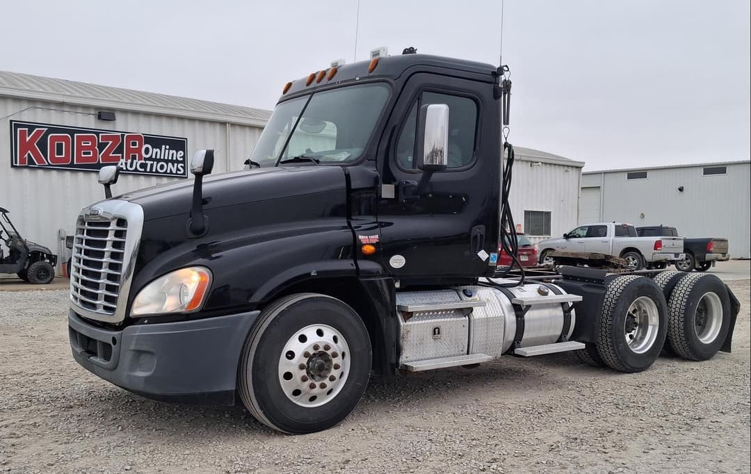 Image of Freightliner Cascadia 125 Primary image