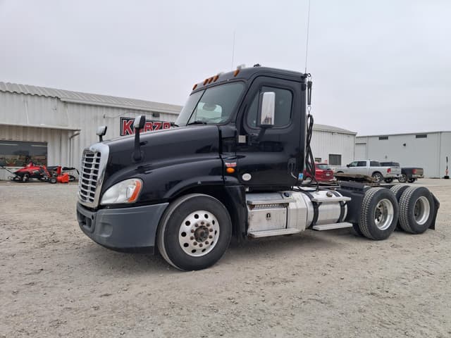 Image of Freightliner Cascadia 125 equipment image 1