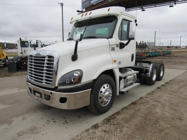 Image of Freightliner Cascadia 125 equipment image 1