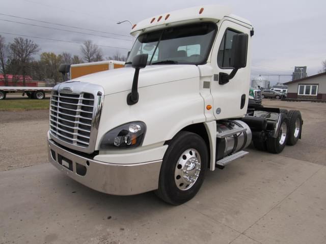 Image of Freightliner Cascadia 125 equipment image 1