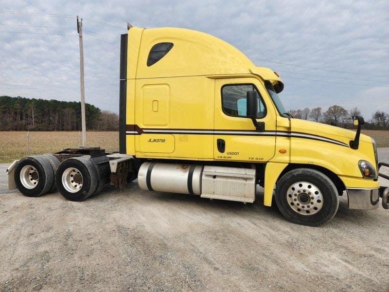 2018 Freightliner Cascadia 125 Equipment Image0