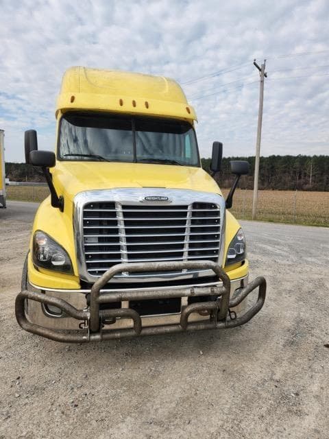 Image of Freightliner Cascadia 125 equipment image 1