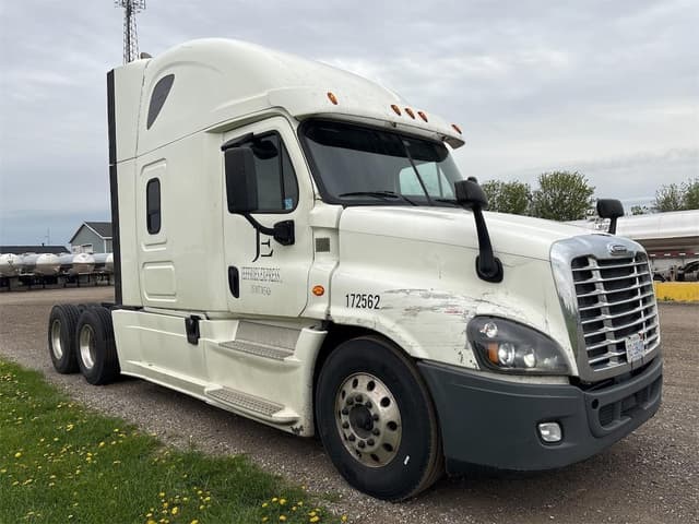 Image of Freightliner Cascadia 125 equipment image 2