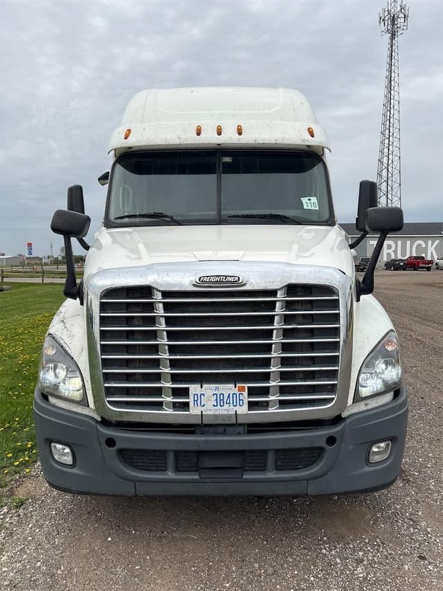Image of Freightliner Cascadia 125 equipment image 1