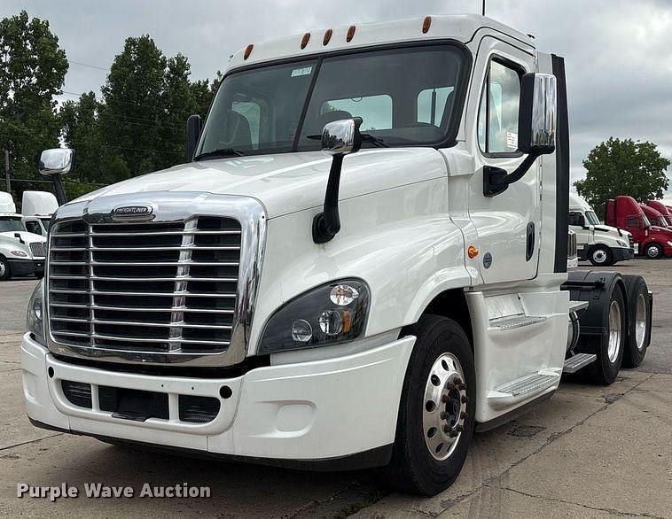 Image of Freightliner Cascadia 125 Primary image