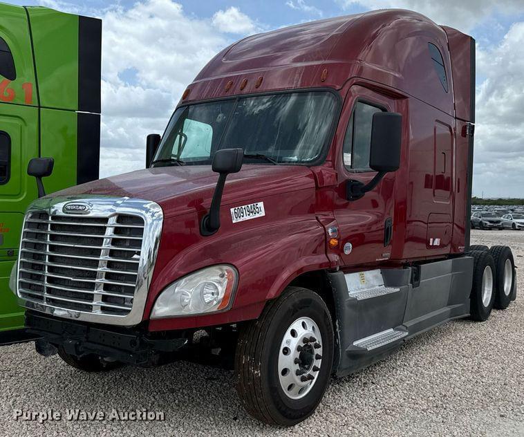 Image of Freightliner Cascadia 125 Primary image