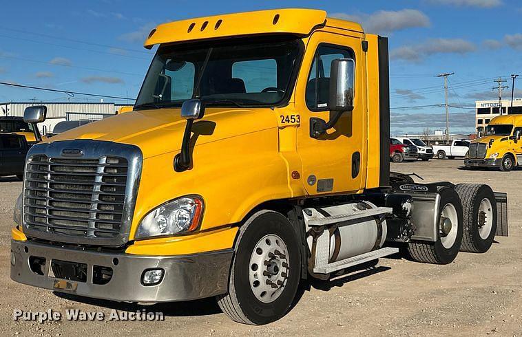 Image of Freightliner Cascadia 125 Primary image