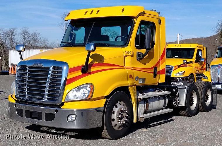 Image of Freightliner Cascadia 125 Primary image