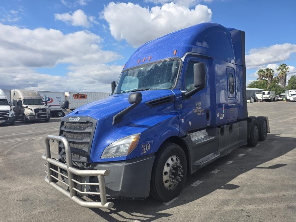2018 Freightliner Cascadia 126 Equipment Image0