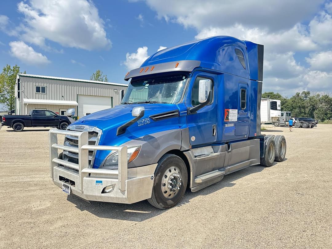 Image of Freightliner Cascadia 126 Primary image