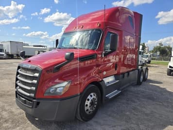 Main image Freightliner Cascadia 126