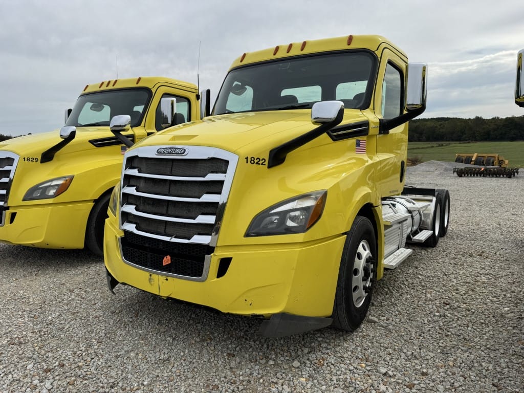 2018 Freightliner Cascadia 126 Equipment Image0